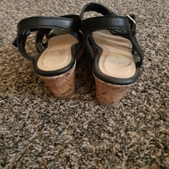 Girls Sandals - Picture 3 of 5